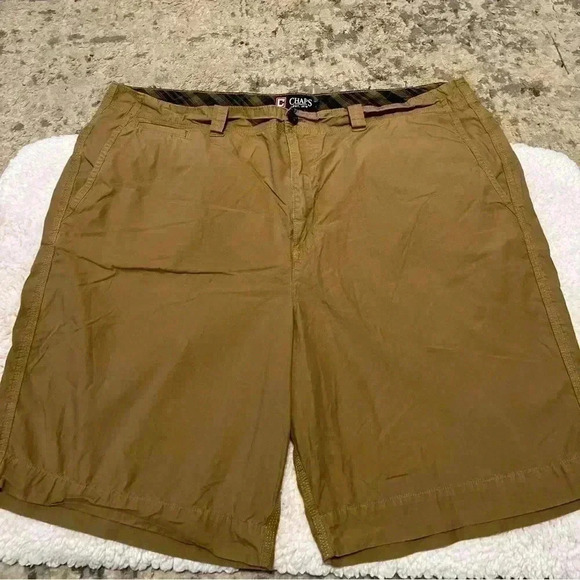 Men’s size 42, 100% cotton, dark khaki chaps shorts, like new condition - Picture 1 of 5